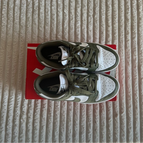 Nike Dunk Low Medium Olive (W) - Picture 8 of 9